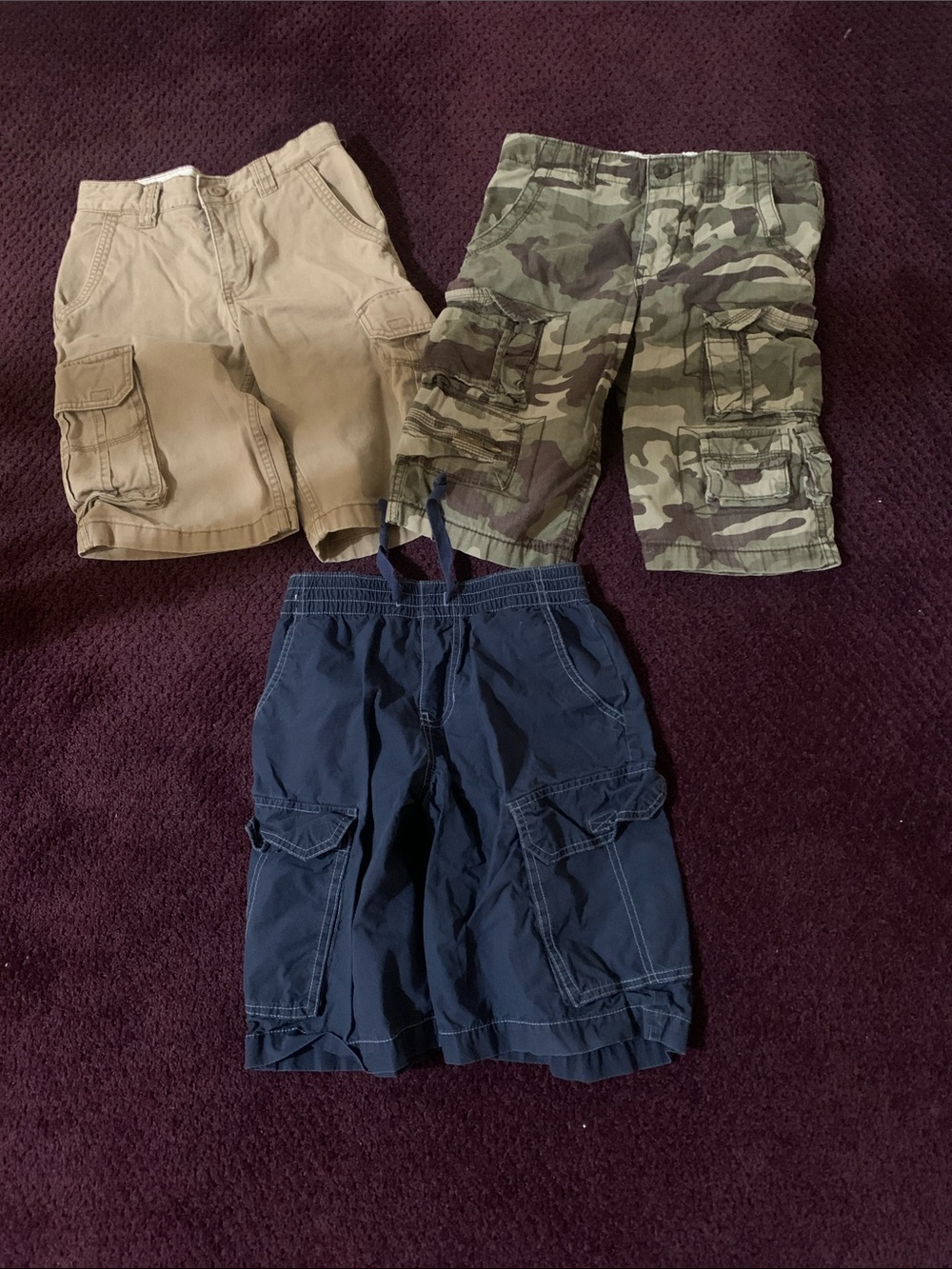Kids Old NavyCargo Shorts - Tan, Camo & Navy (3 Pack) size 10/med